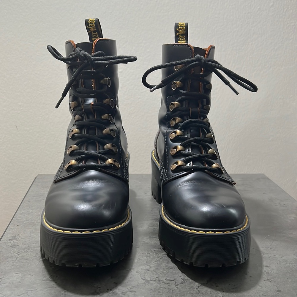 Dr Martens Leona Heeled Boots size 7